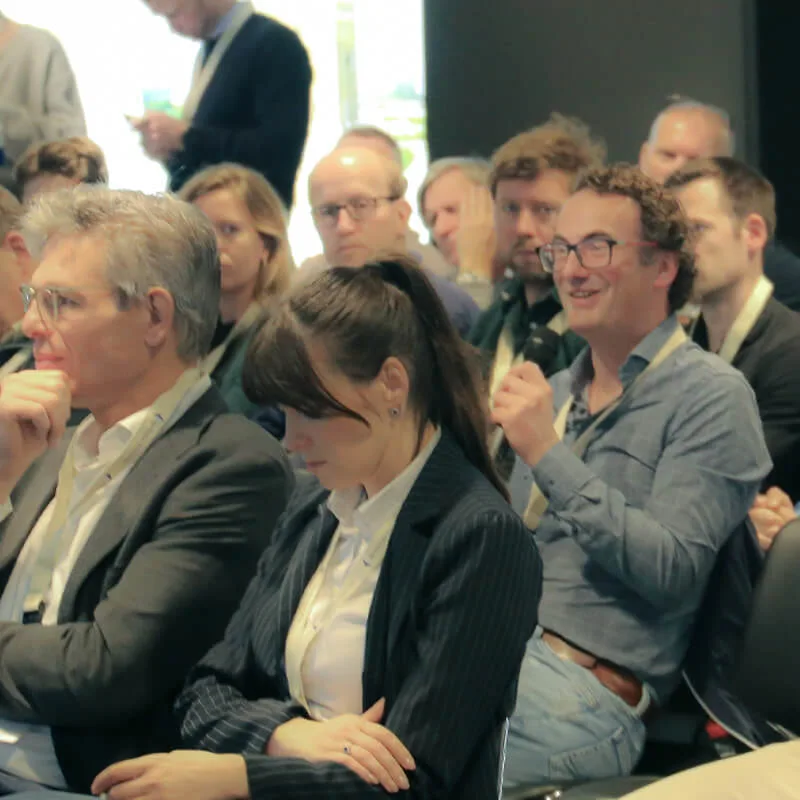 Paneldiscussiess 800x800